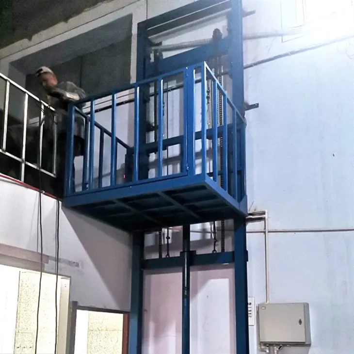 Elevador de mercadorias em trilho guia
