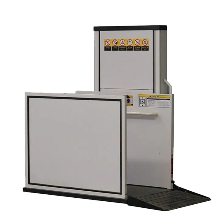 Através do-elevador de piso para cadeiras de rodas